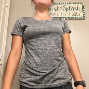 LIKE NEW champion vapor médium dri fit